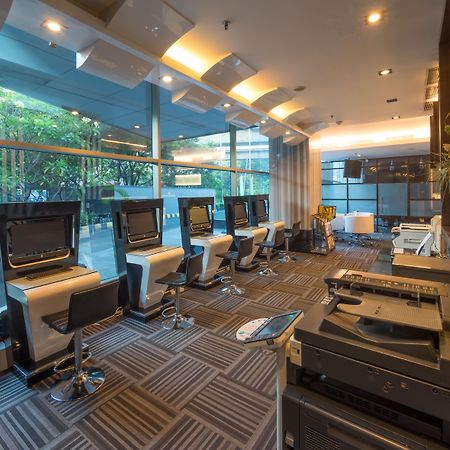 Manhattan Hotel Jakarta Exterior photo