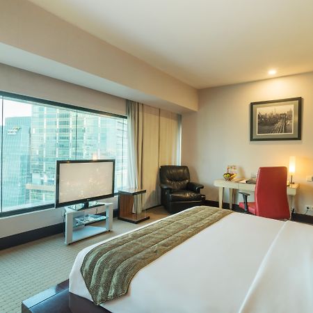 Manhattan Hotel Jakarta Exterior photo