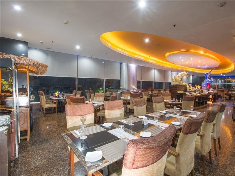 Manhattan Hotel Jakarta Exterior photo