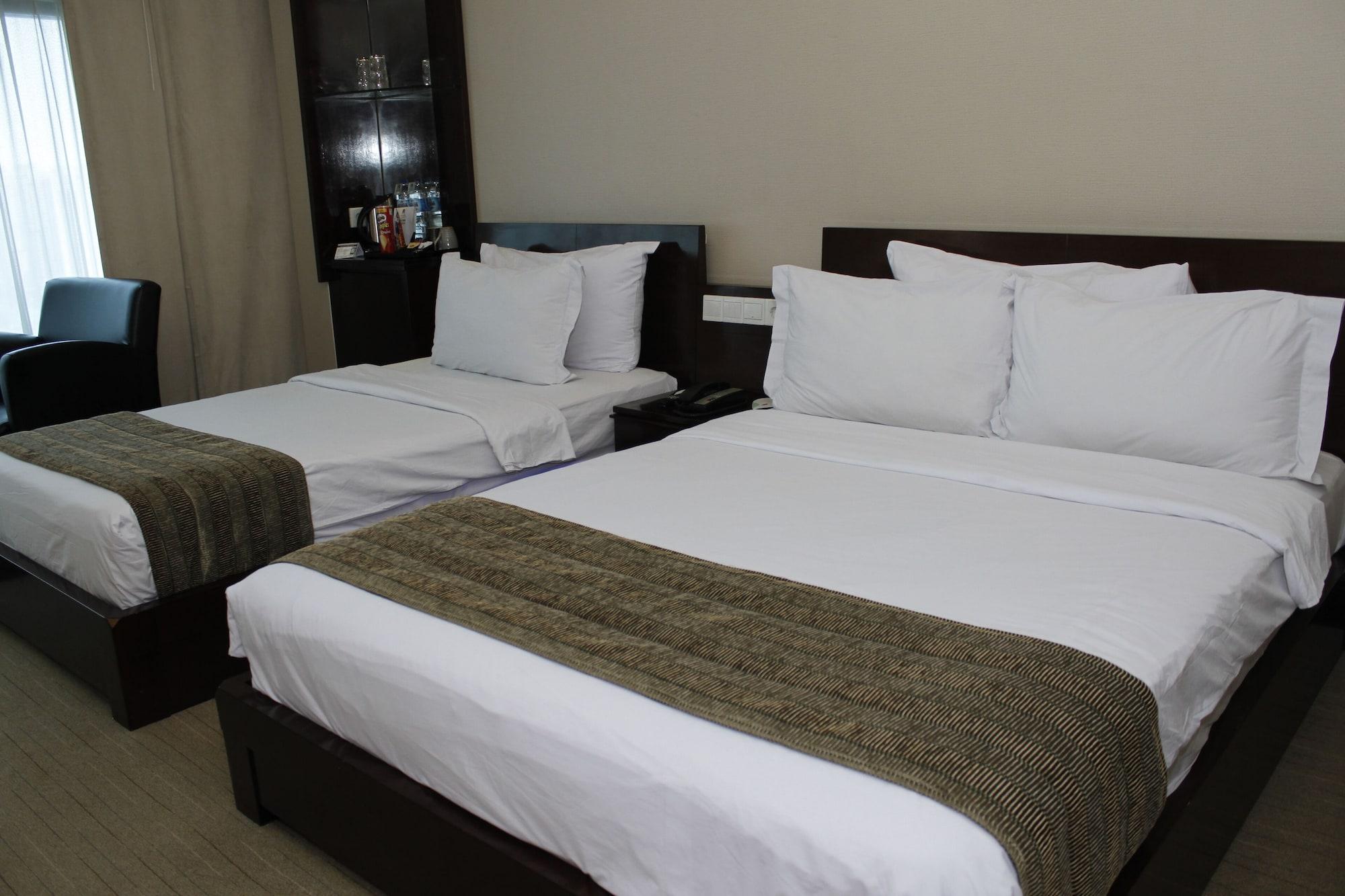 Manhattan Hotel Jakarta Exterior photo