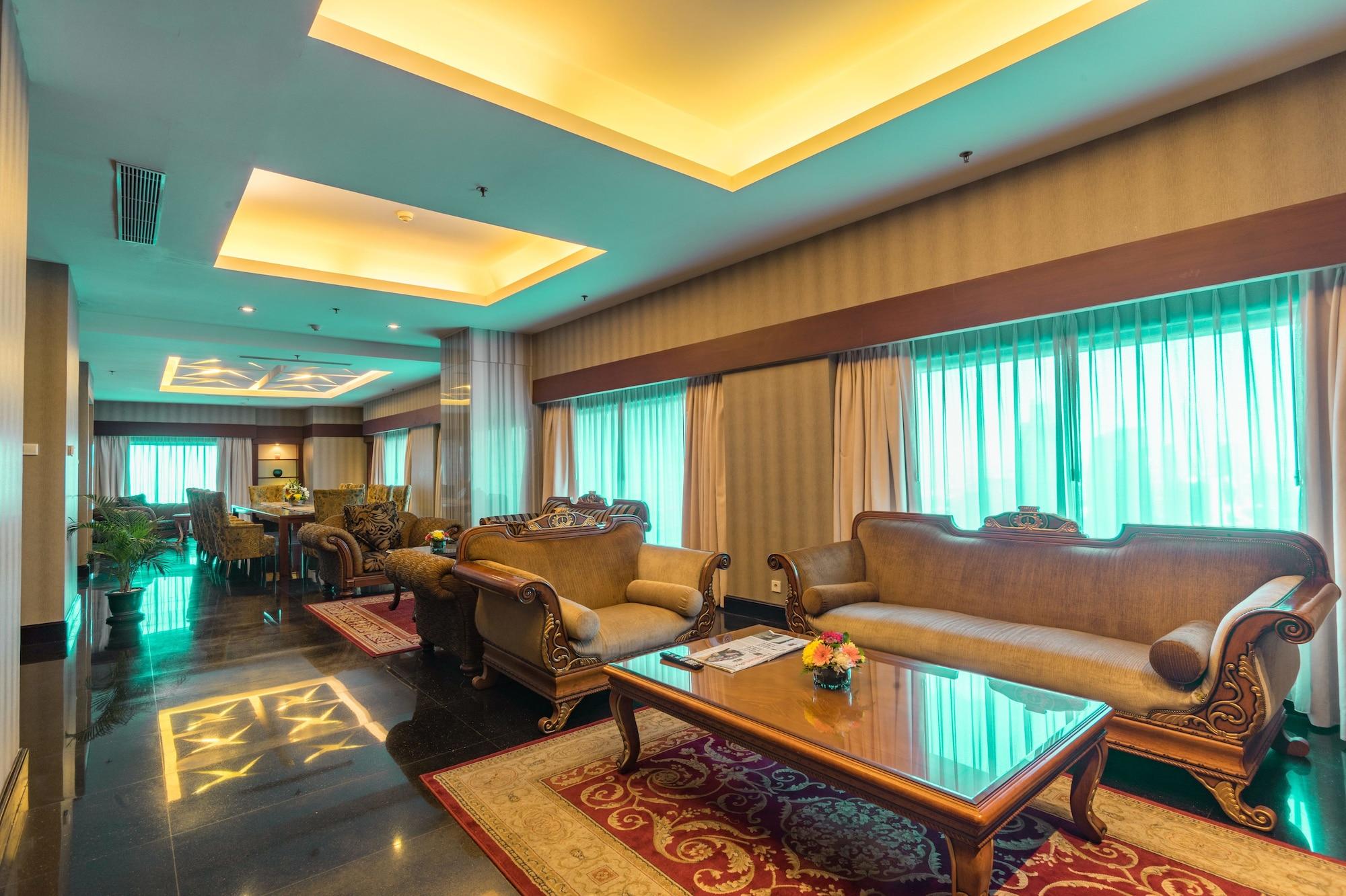 Manhattan Hotel Jakarta Exterior photo