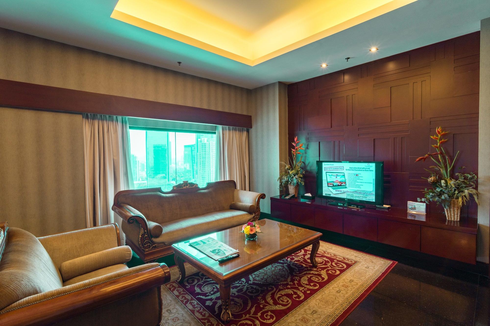 Manhattan Hotel Jakarta Exterior photo