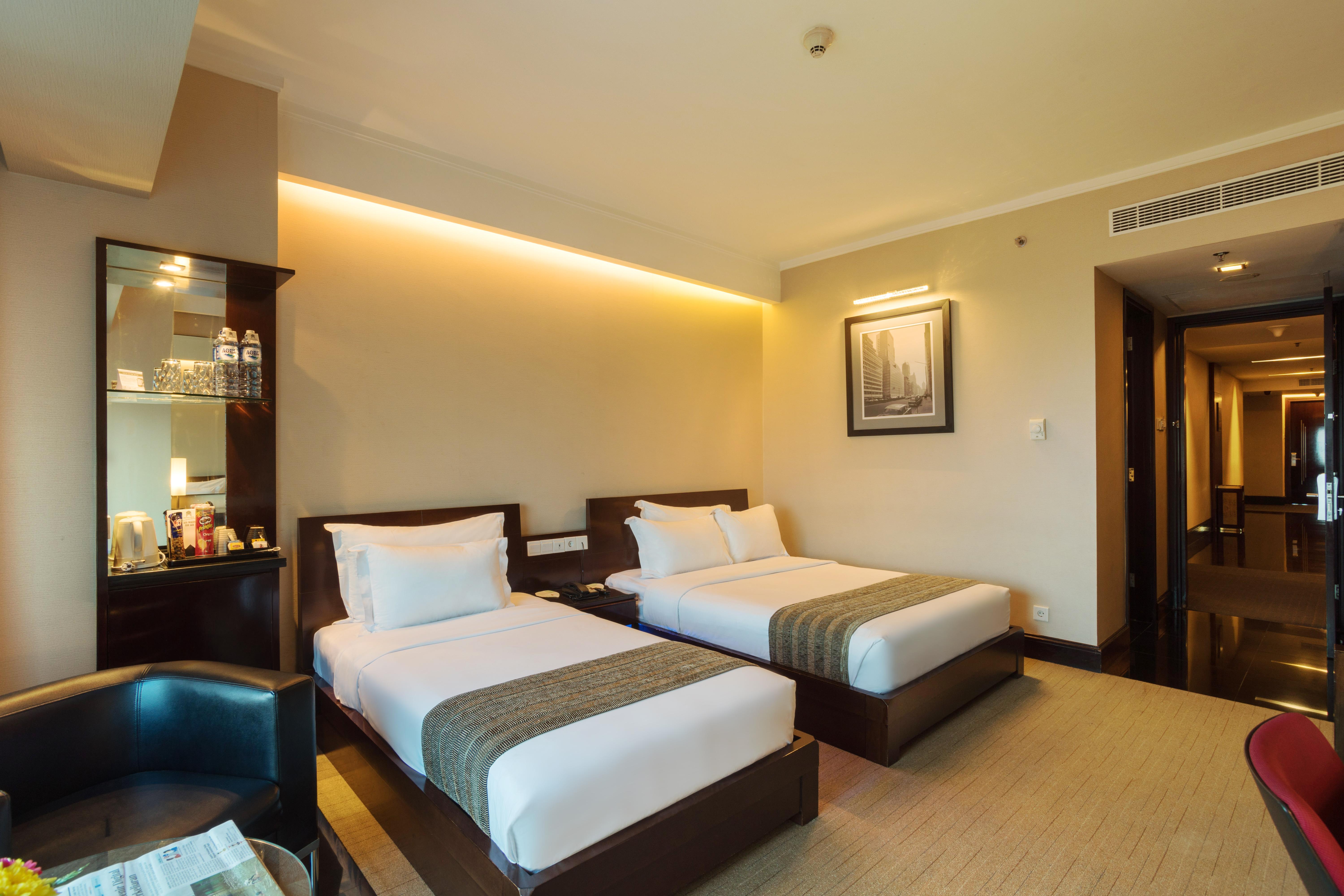 Manhattan Hotel Jakarta Exterior photo
