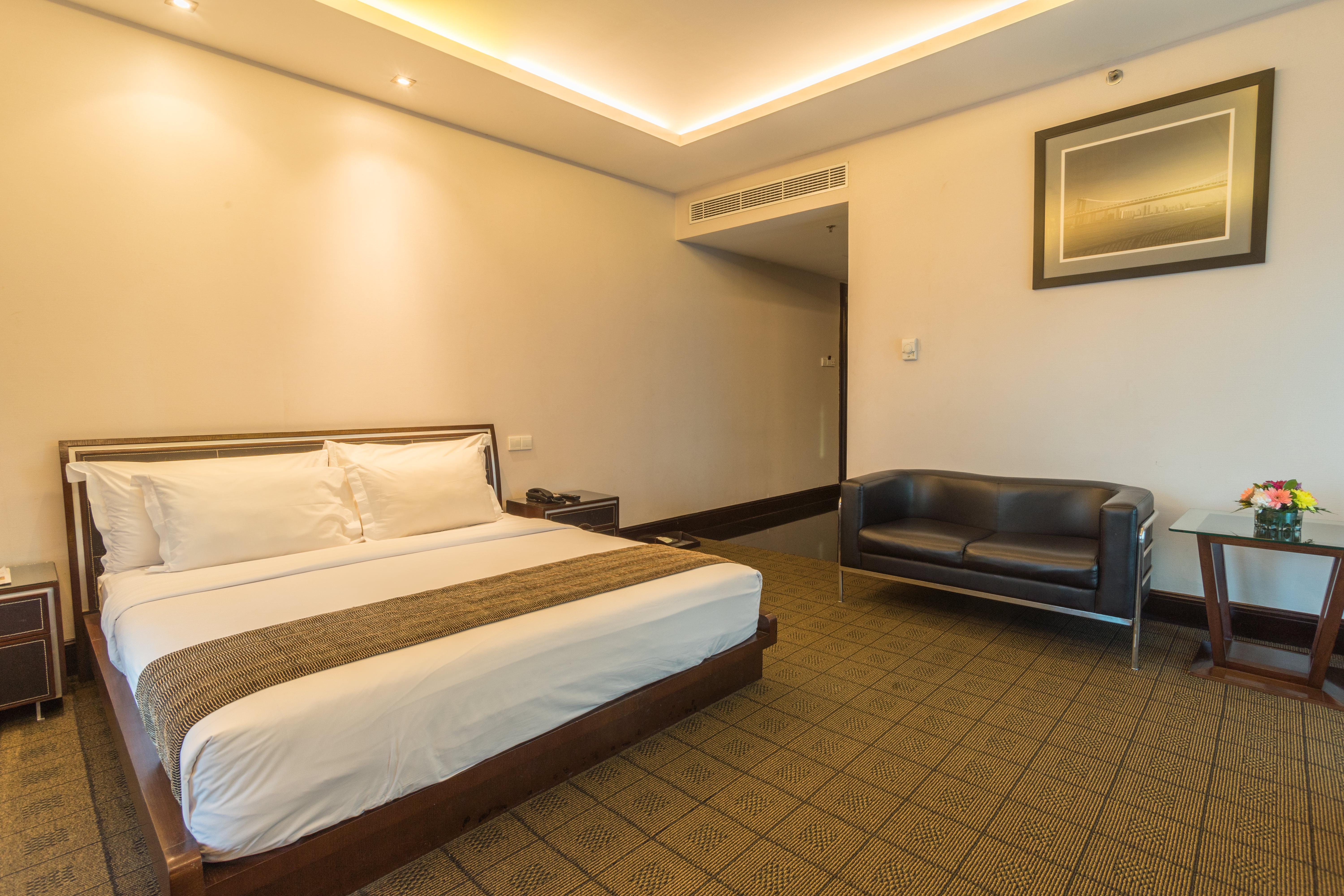 Manhattan Hotel Jakarta Exterior photo