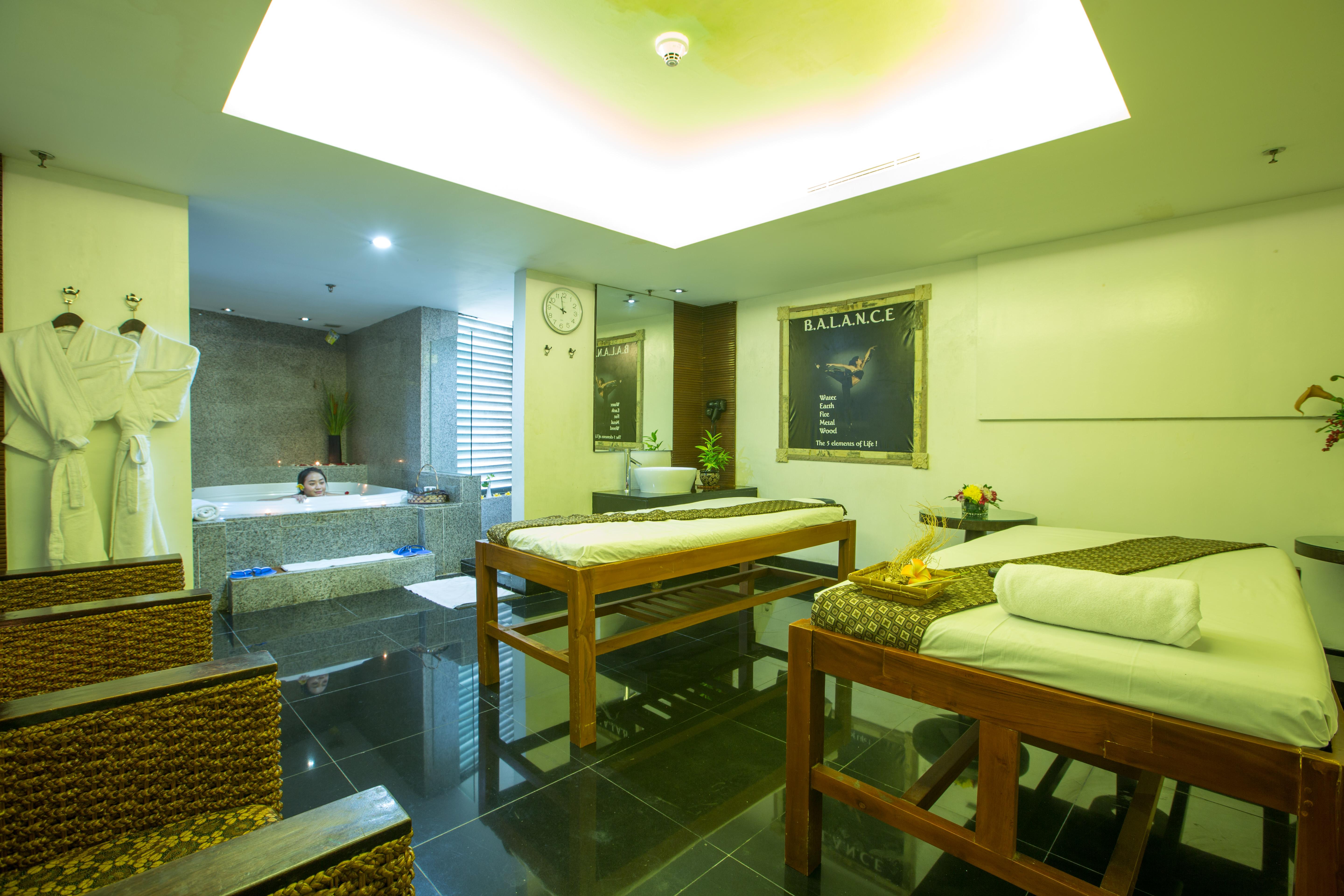 Manhattan Hotel Jakarta Exterior photo