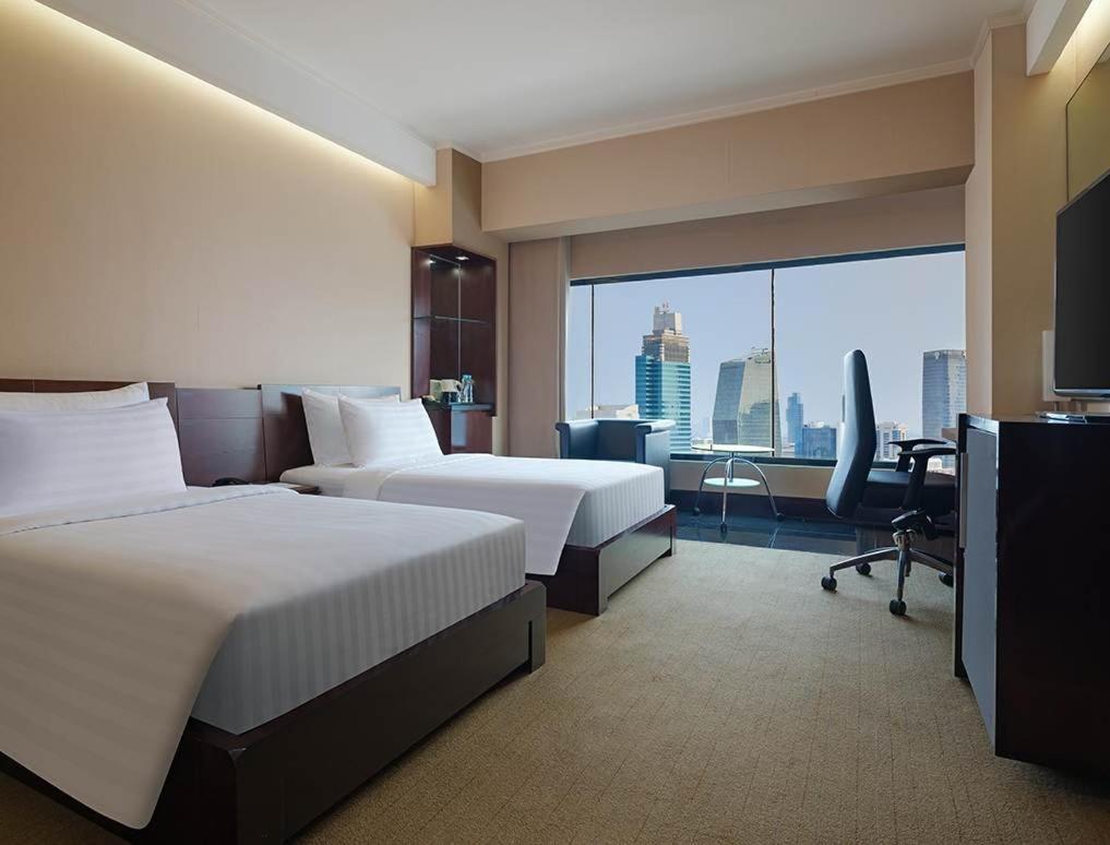Manhattan Hotel Jakarta Exterior photo